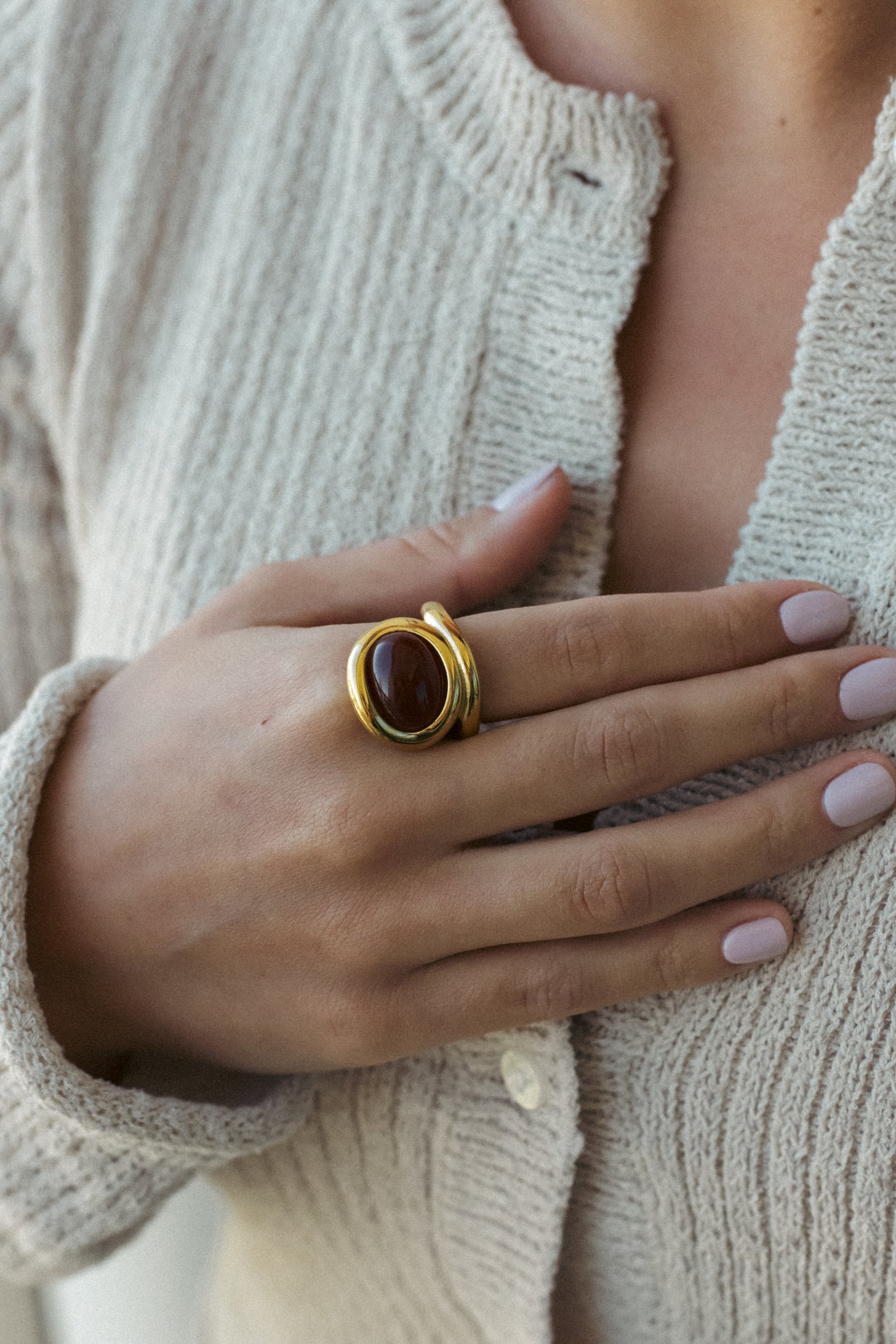 Statement cocktail ring. Rood