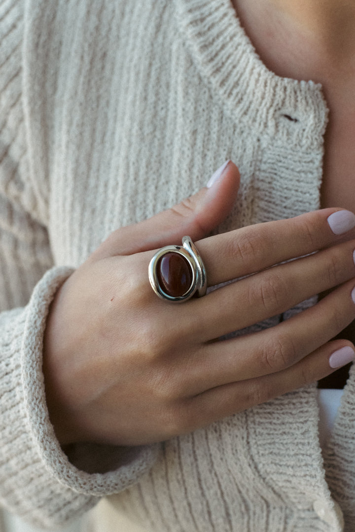 Statement cocktail ring. Rood